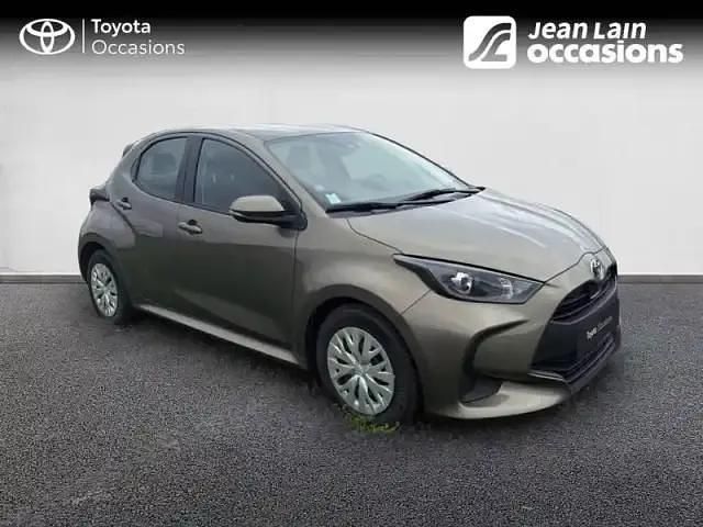 Occasion Toyota Yaris Hybrid 2024 Gris Berline