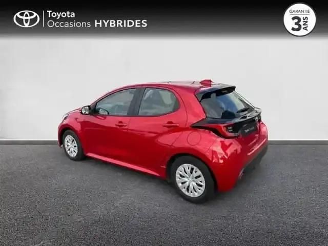 Occasion Toyota Yaris Hybrid 2023 Rouge intense (n) Berline