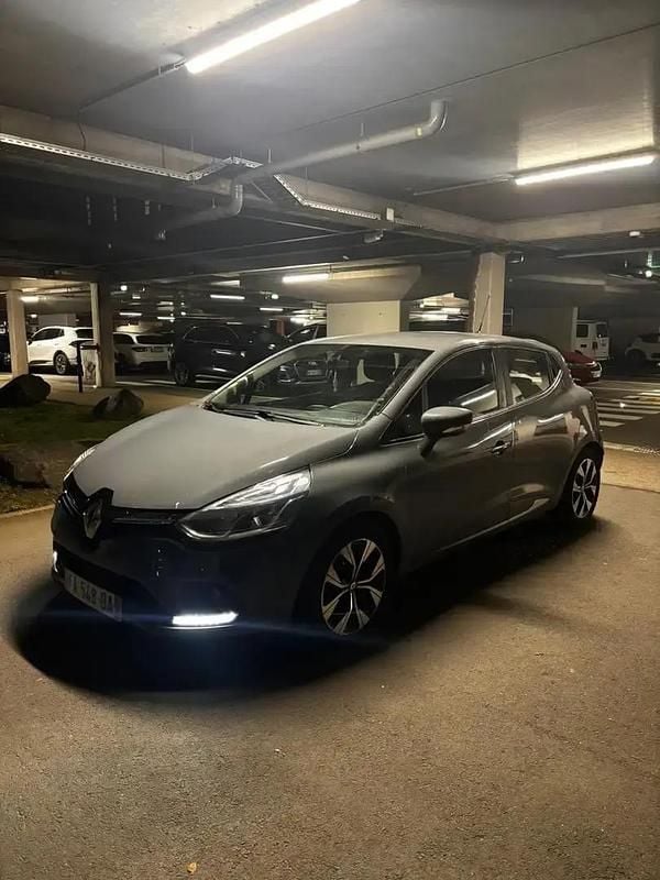 Occasion 2018 Renault Clio IV Zen Berline | 9 000 € (Bon prix) - Image 1/4