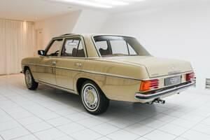 Occasion Mercedes 200 95 ch (69 kW) 1974 Beige Berline