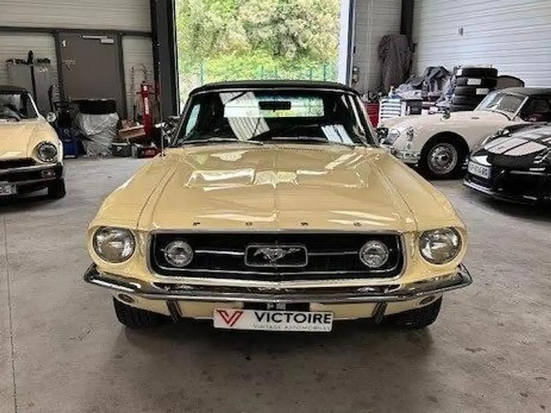 Beige Occasion 1967 Ford Mustang GT Cabriolet | 79 000 € - Image 1/4