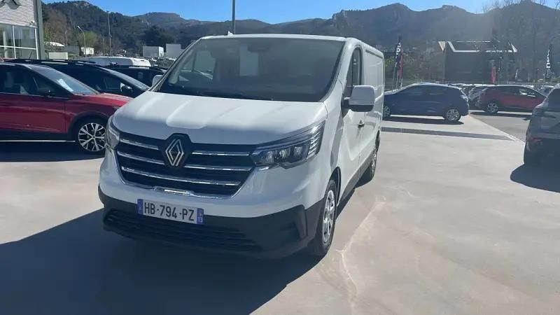 Blanc Nouvelle 2025 Renault Trafic Van | 50 280 € - Image 1/4