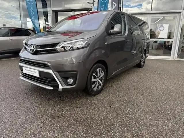 Gris acier métallisé Occasion 2024 Toyota Proace Verso Executive Break | 38 890 € (Prix juste) - Image 1/4