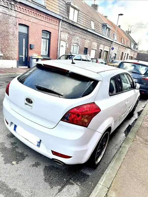 Utilisé 2010 Kia Ceed Sport Berline | 2 850 € - Image 1/4