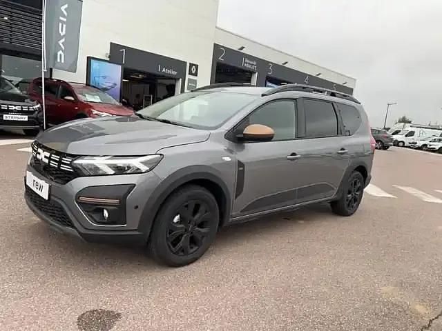 Gris Utilisé 2025 Dacia Jogger Extreme Monospace | 21 679 € (Prix juste) - Image 1/4