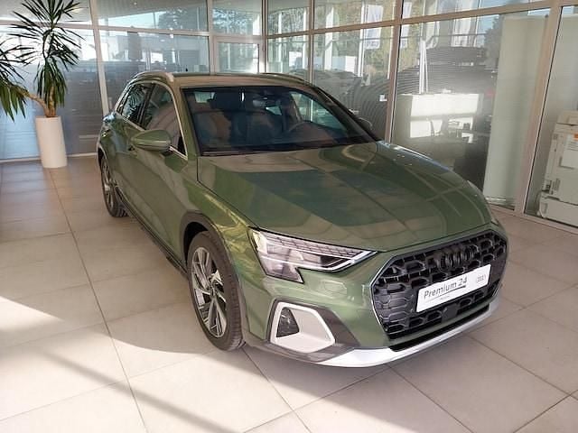 Nouvelle Audi A3 e-tron Design 204 ch (150 kW) 2025 Vert district métallisé Citadine