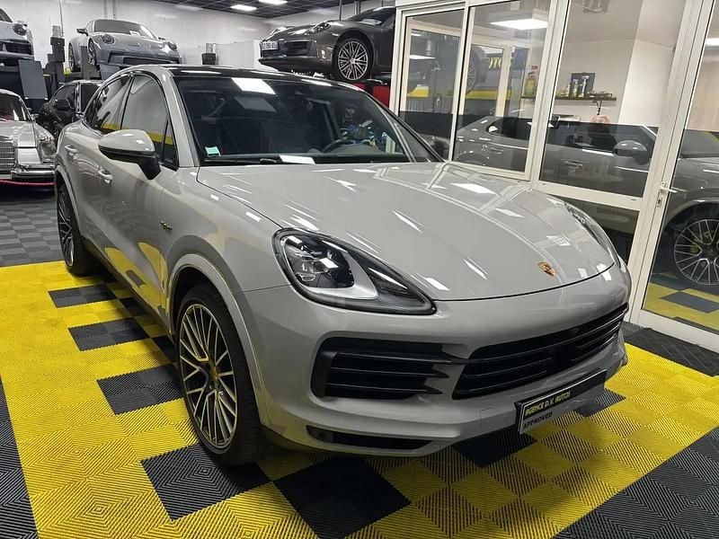 Gris Utilisé 2022 Porsche Cayenne Platinum Edition SUV | 86 990 € (Prix juste) - Image 1/4