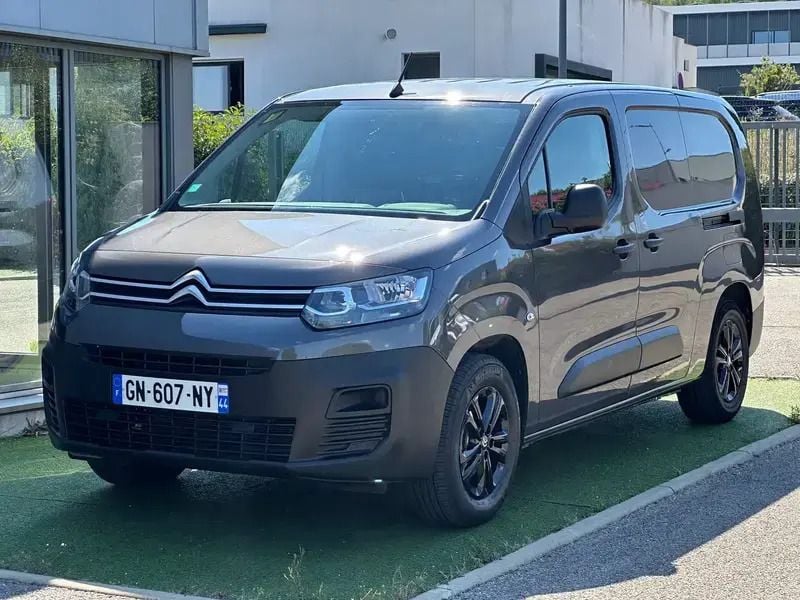 Gris Utilisé 2023 Citroën e-Berlingo Monospace | 21 000 € (Bon prix) - Image 1/4