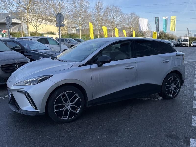 Utilisé 2024 MG MG4 EV Luxury Citadine | 28 599 € (Prix juste) - Image 1/4