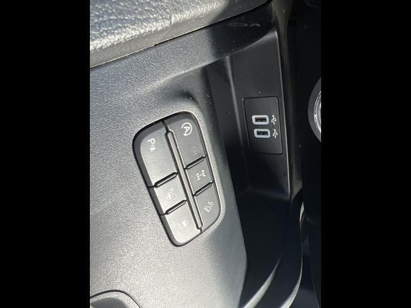 Image 2/4