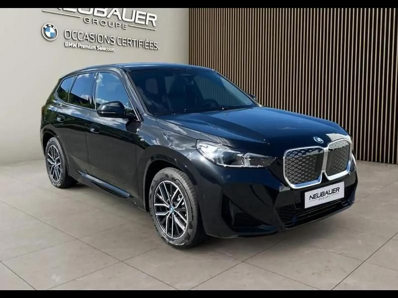 Noir Utilisé 2025 BMW iX1 M Sport SUV | 44 986 € (Prix juste) - Image 1/4