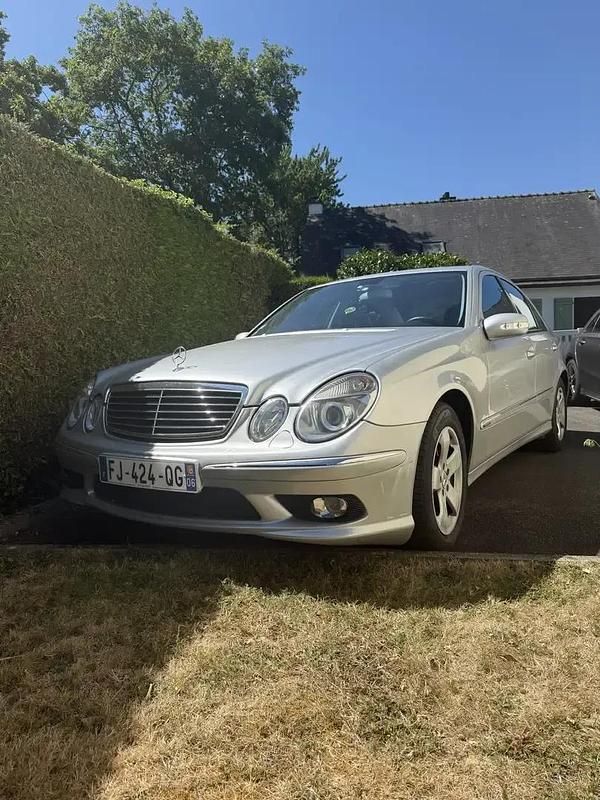 Utilisé 2002 Mercedes E220 Avantgarde Berline | 3 200 € - Image 1/4
