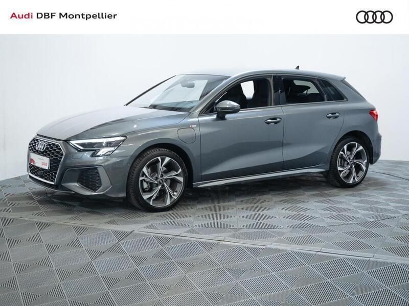 Gris Utilisé 2024 Audi A3 Sportback S-Line Berline | 37 890 € (Prix assez cher) - Image 1/3