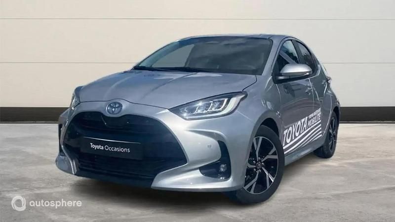 Utilisé 2025 Toyota Yaris Hybrid Design Berline | 23 990 € (Prix juste) - Image 1/4
