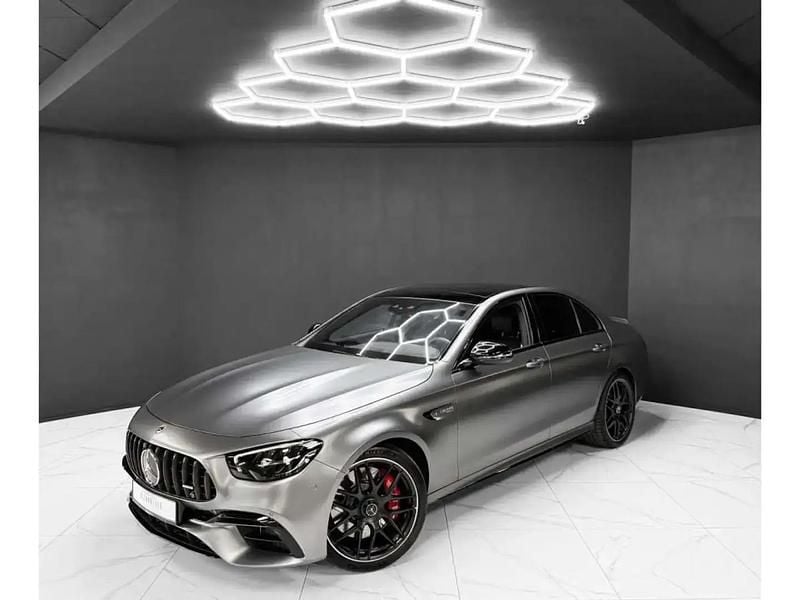 Gris Utilisé 2022 Mercedes E63 AMG AMG Berline | 83 900 € (Prix juste) - Image 1/4