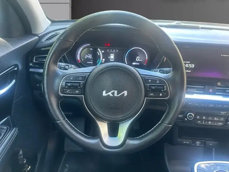 Image 2/4