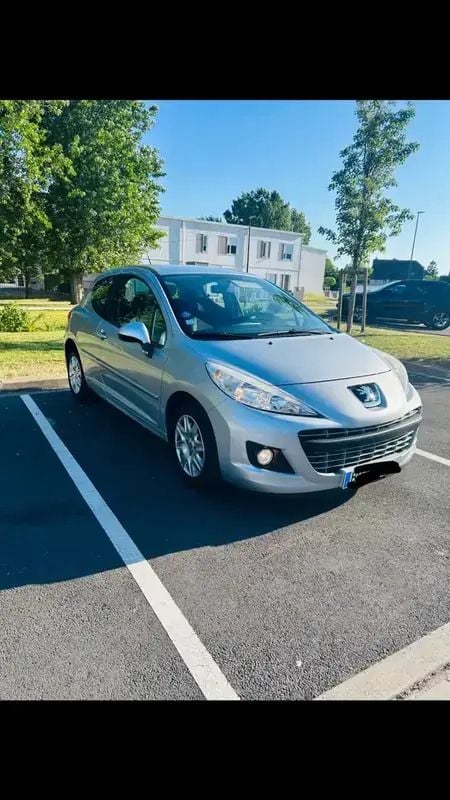 Utilisé 2011 Peugeot 207 Berline | 5 000 € (Bon prix) - Image 1/4