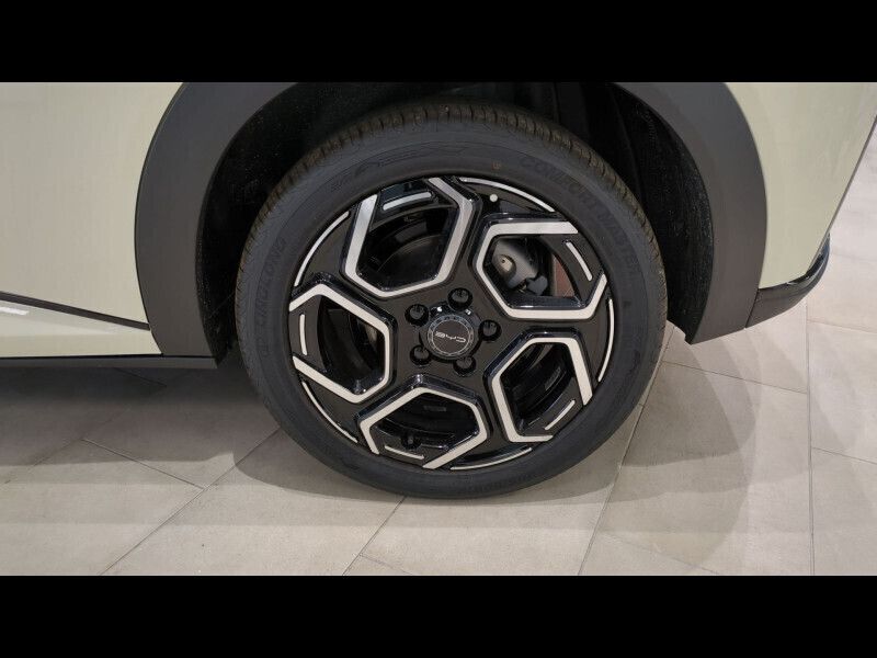 Image 4/4