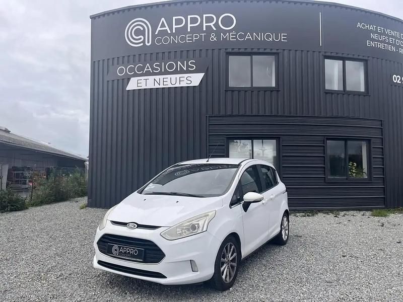 Blanc Utilisé 2015 Ford B-MAX Titanium Monospace | 5 900 € - Image 1/4