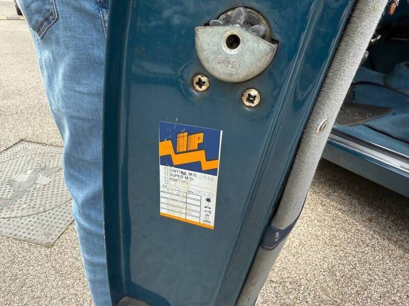Image 3/4