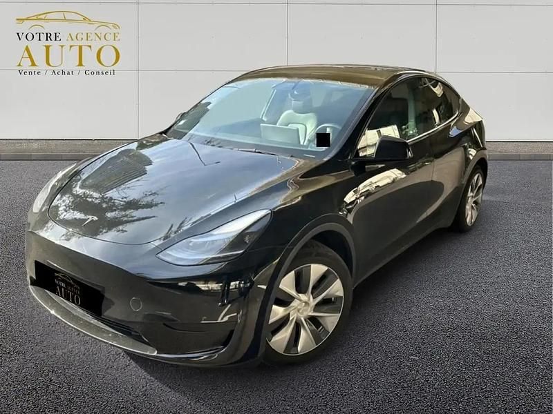 Noir Occasion 2023 Tesla Model Y Standard Range SUV | 26 990 € (Prix assez cher) - Image 1/4