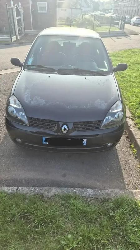 Utilisé 2002 Renault Clio II Berline | 1 400 € (Prix juste) - Image 1/4
