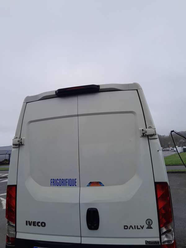 Image 3/4