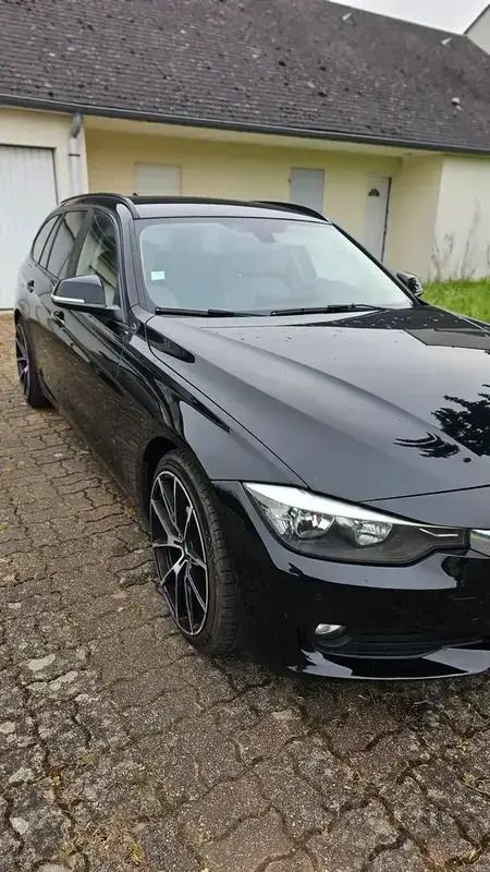 Noir Utilisé 2015 BMW 125 Citadine | 13 000 € - Image 1/4