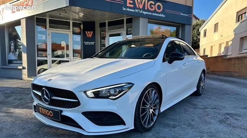 Blanc Utilisé 2019 Mercedes CLA220 AMG line Berline | 28 990 € (Prix juste) - Image 1/4