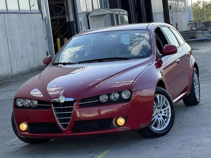 Rouge Utilisé 2010 Alfa Romeo 159 Break | 1 250 € - Image 1/4