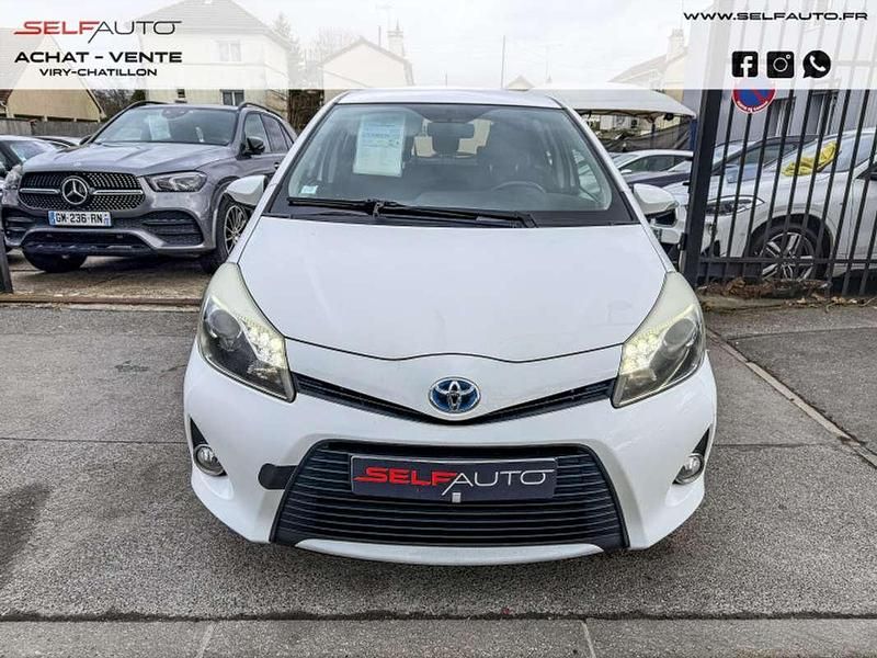 Occasion Toyota Yaris Hybrid 76 ch (55 kW) 2013 Blanc Berline