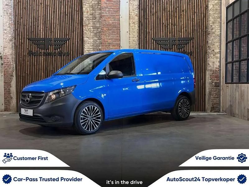 Bleu Utilisé 2020 Mercedes Vito Monospace | 20 890 € - Image 1/4