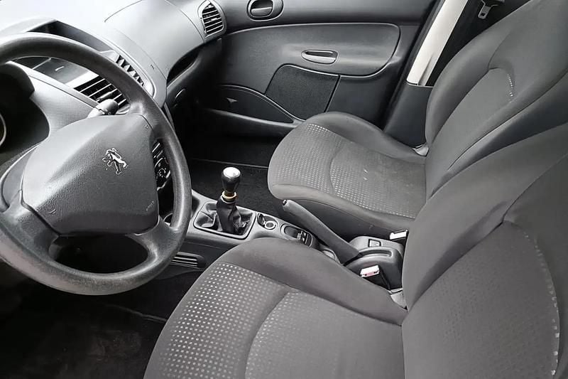 Occasion 2009 Peugeot 206 Berline | 4 000 € (Prix juste) - Image 1/4