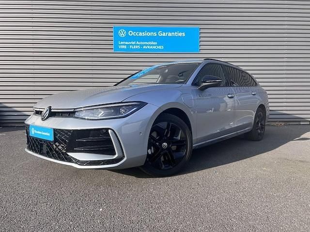 Occasion 2025 VW Passat R-line | 57 990 € (Prix cher) - Image 1/4
