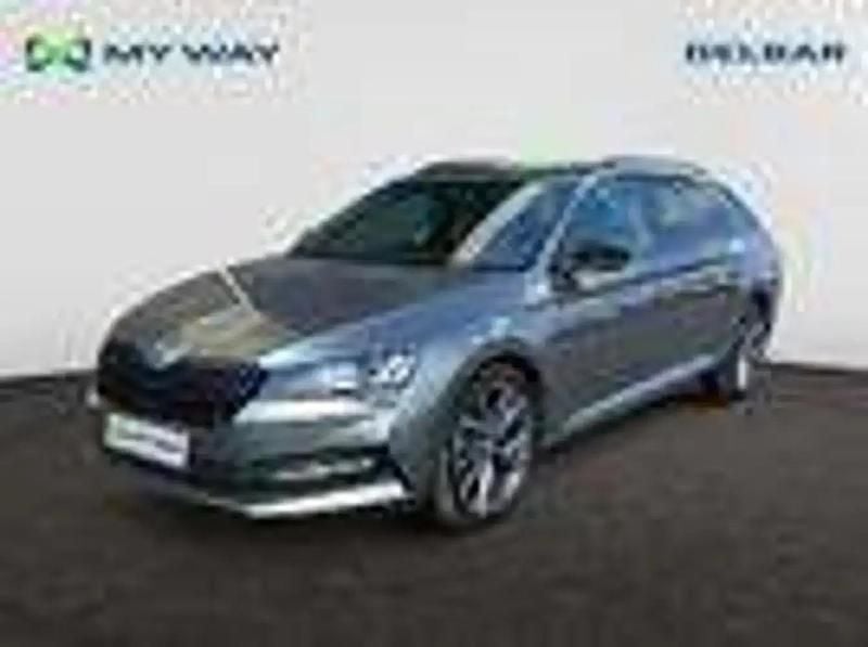 Gris Occasion 2024 Skoda Superb SportLine Break | 37 990 € (Prix juste) - Image 1/4
