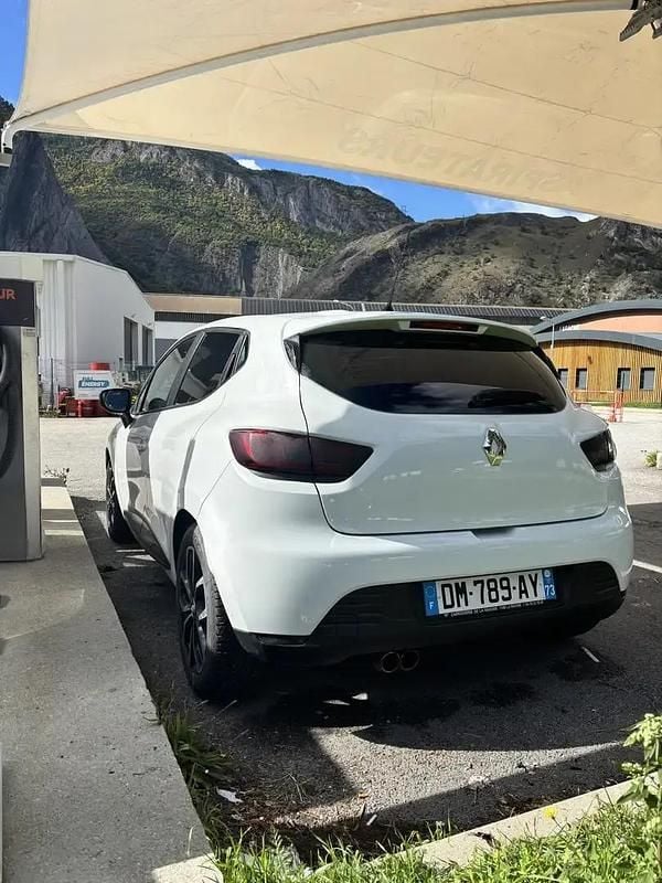 Utilisé 2014 Renault Clio IV Expression Berline | 4 850 € (Super prix) - Image 1/4