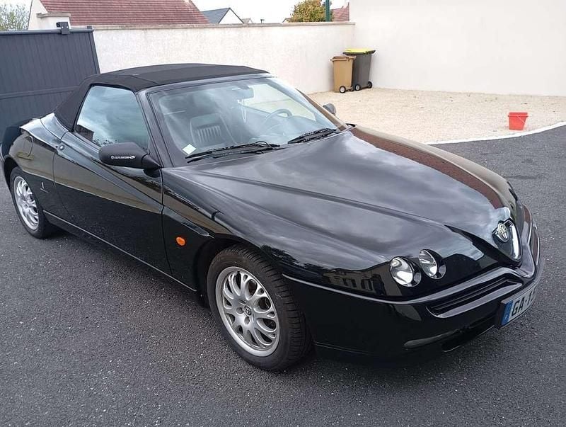 Occasion Alfa Romeo Spider 155 ch (114 kW) 2002 Noir Cabriolet