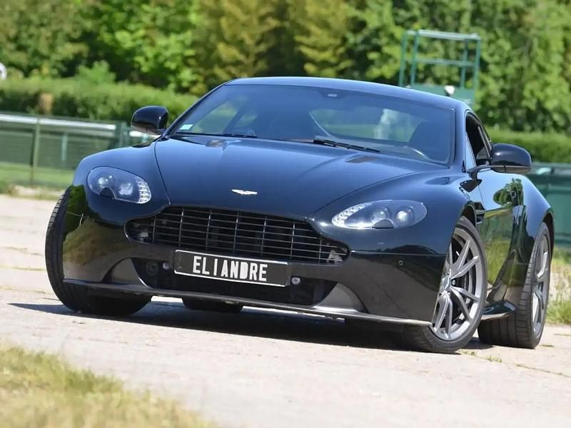 Noir Utilisé 2015 Aston Martin Vantage Coupé | 77 000 € - Image 1/4