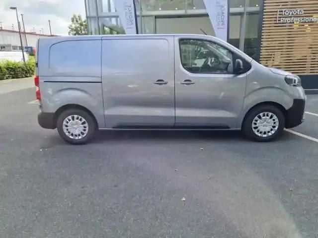 Gris acier métal Occasion 2024 Toyota Proace Monospace | 26 980 € (Super prix) - Image 1/3