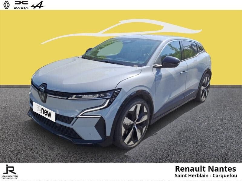 Gris Utilisé 2023 Renault Mégane Techno Berline | 28 995 € (Prix juste) - Image 1/4
