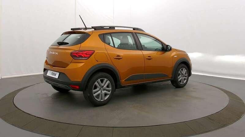 Occasion Dacia Sandero Expression 92 ch (67 kW) 2023 Orange Citadine