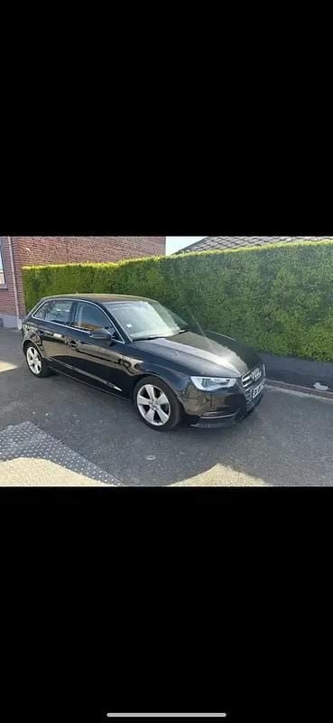 Utilisé 2015 Audi A3 Sportback Design Berline | 11 490 € (Prix juste) - Image 1/4
