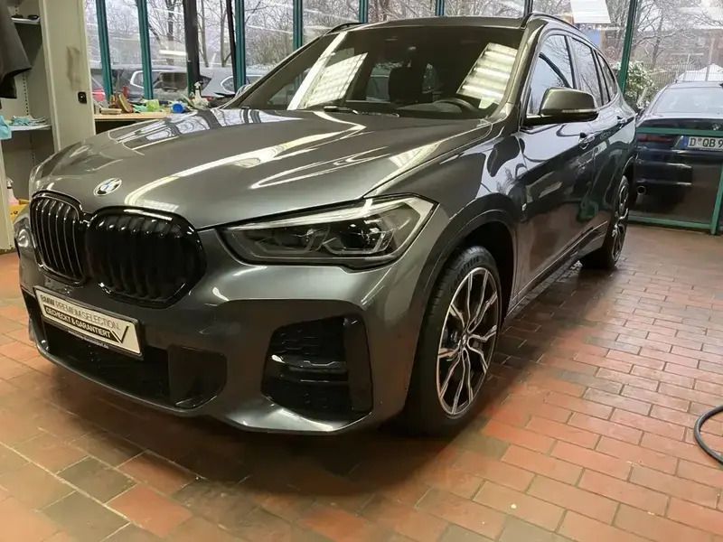 Gris Utilisé 2022 BMW X1 M Sport SUV | 40 990 € (Prix juste) - Image 1/4