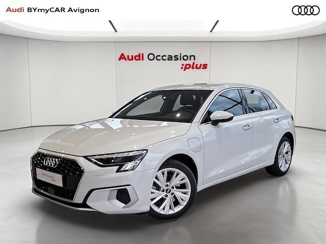 Blanc glacier métallisé Occasion 2022 Audi A3 Sportback e-tron Design Citadine | 27 603 € (Super prix) - Image 1/4