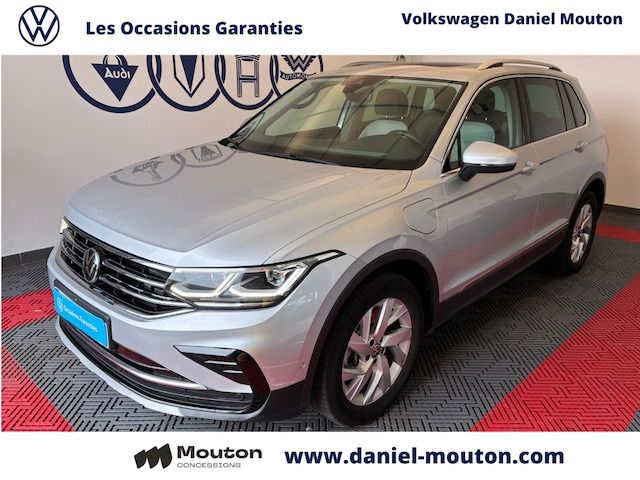 Gris Utilisé 2023 VW Tiguan Exclusive SUV | 31 500 € (Prix juste) - Image 1/4