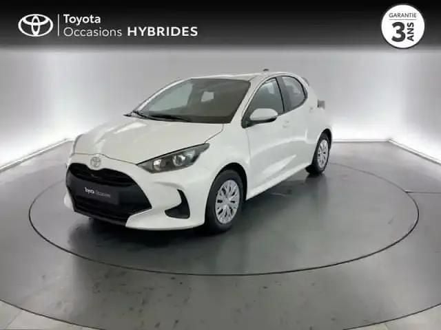 Blanc pur Nouvelle 2025 Toyota Yaris Hybrid Berline | 21 490 € (Super prix) - Image 1/4