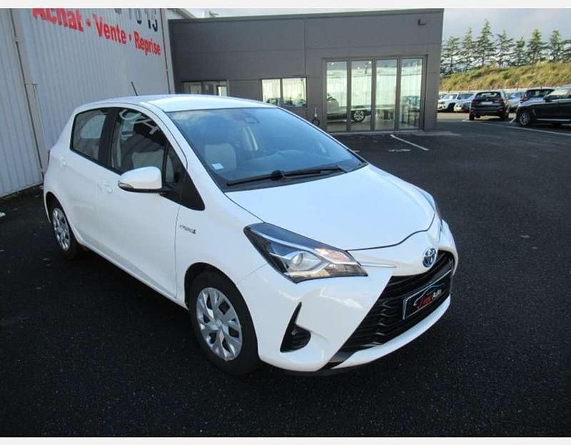 Occasion Toyota Yaris Hybrid 76 ch (55 kW) 2019 Blanc Berline