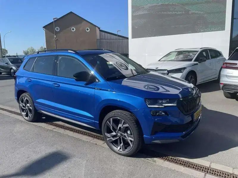 Bleu Utilisé 2025 Skoda Karoq SportLine SUV | 46 030 € - Image 1/4