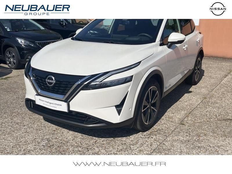 Blanc lunaire (spéciale) Utilisé 2024 Nissan Qashqai Tekna SUV | 29 890 € (Prix juste) - Image 1/4