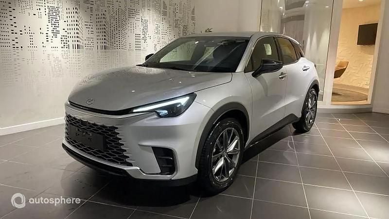 Brun Occasion 2025 Lexus LBX SUV | 33 990 € (Bon prix) - Image 1/4